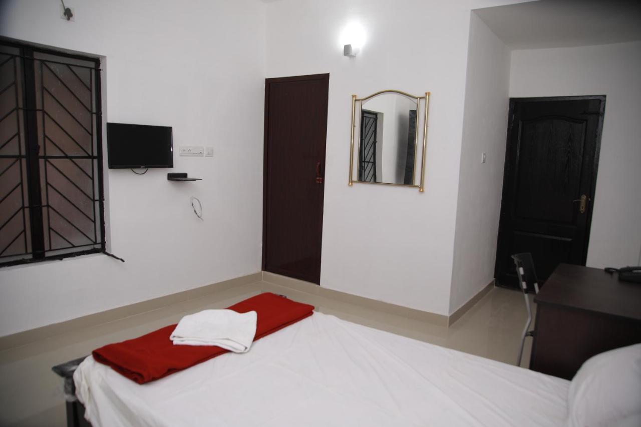 Meghna Residency Hotel Thiruvananthapuram Exterior photo
