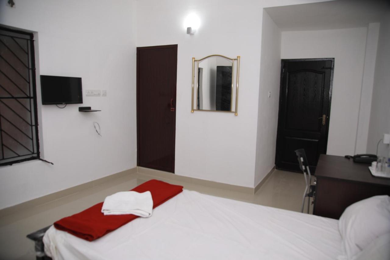 Meghna Residency Hotel Thiruvananthapuram Exterior photo