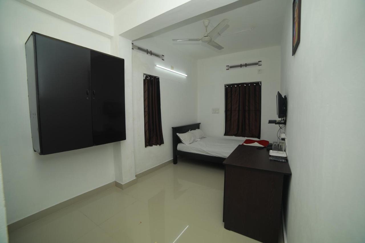 Meghna Residency Hotel Thiruvananthapuram Exterior photo