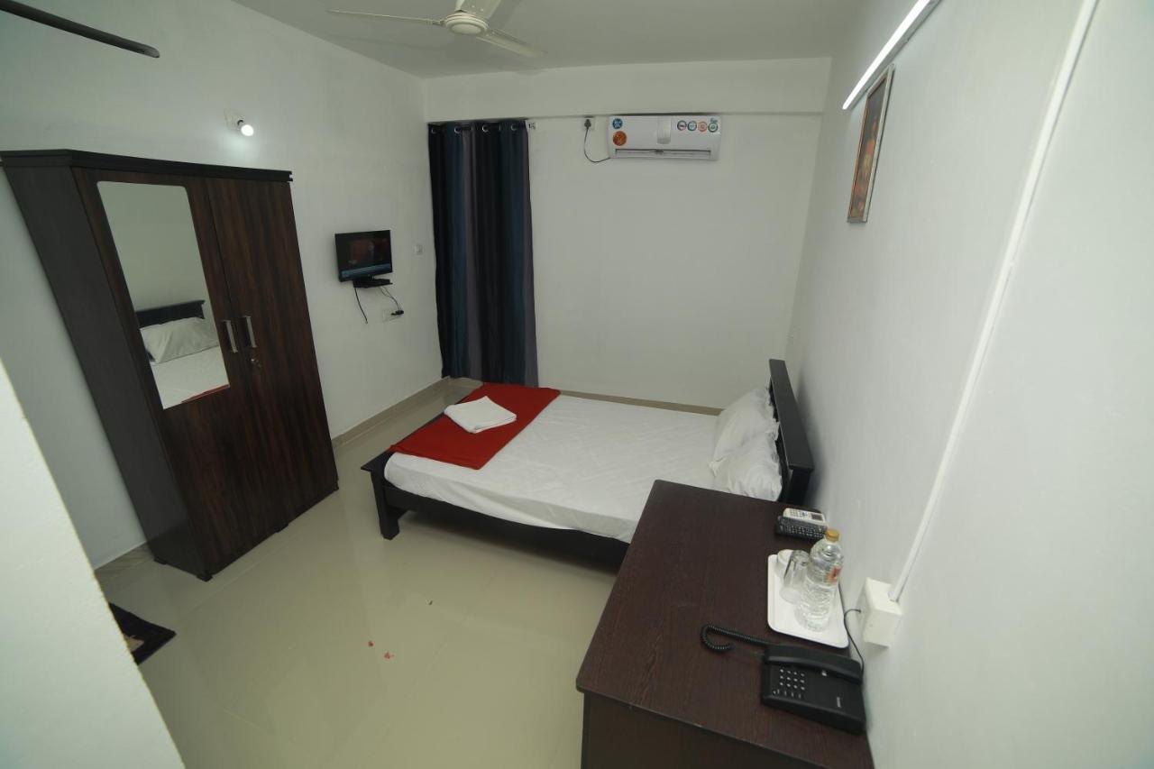 Meghna Residency Hotel Thiruvananthapuram Exterior photo