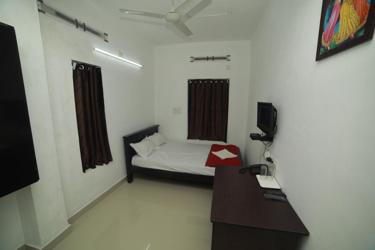 Meghna Residency Hotel Thiruvananthapuram Exterior photo
