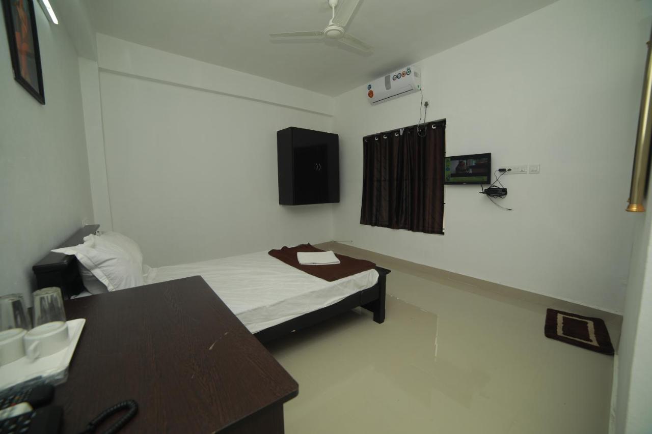 Meghna Residency Hotel Thiruvananthapuram Exterior photo